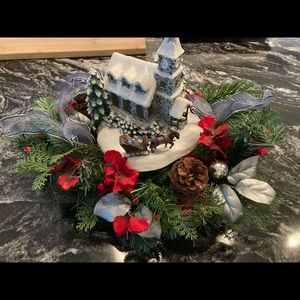 Christmas House & Greenery tabletop decoration
